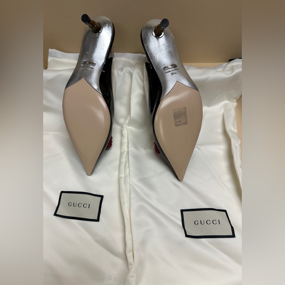 Gucci Eleonor Strawberry Patent-leather Pumps - Picture 3 of 7